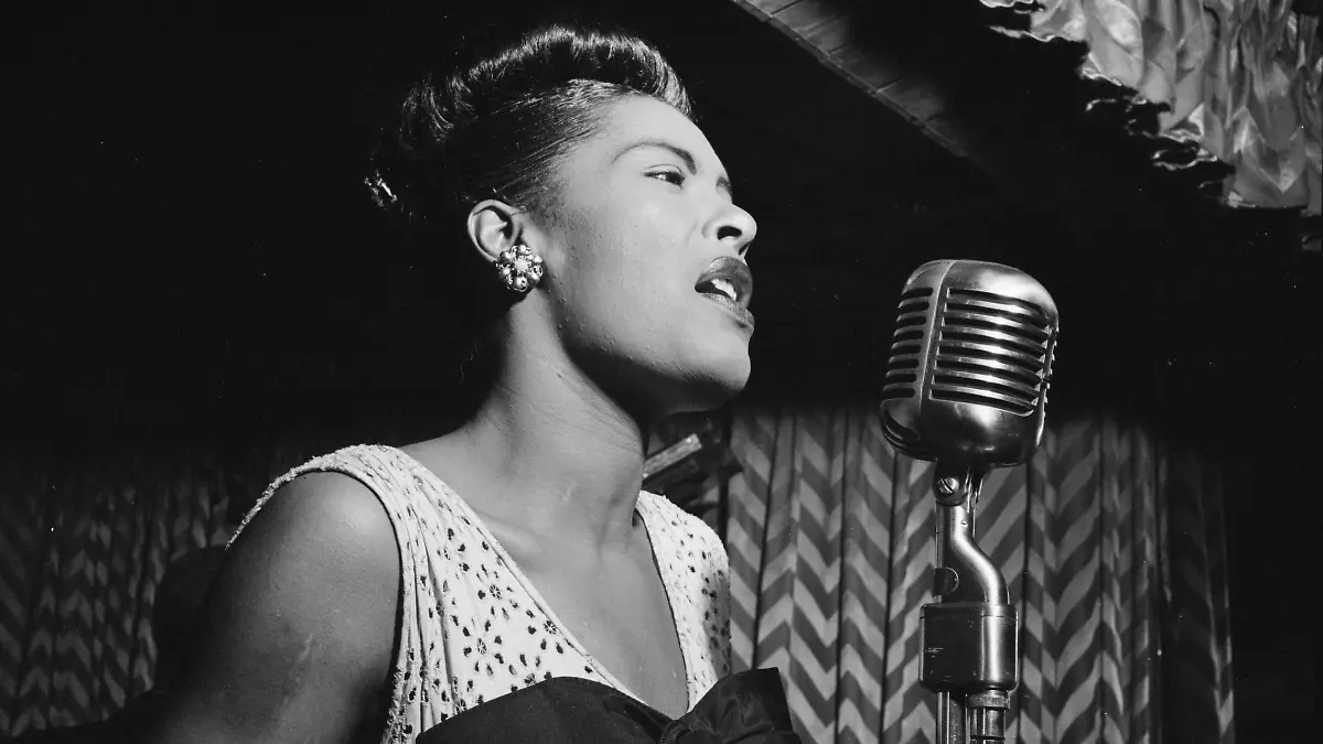 Billie Holiday bei einem Auftritt in New York 1947.