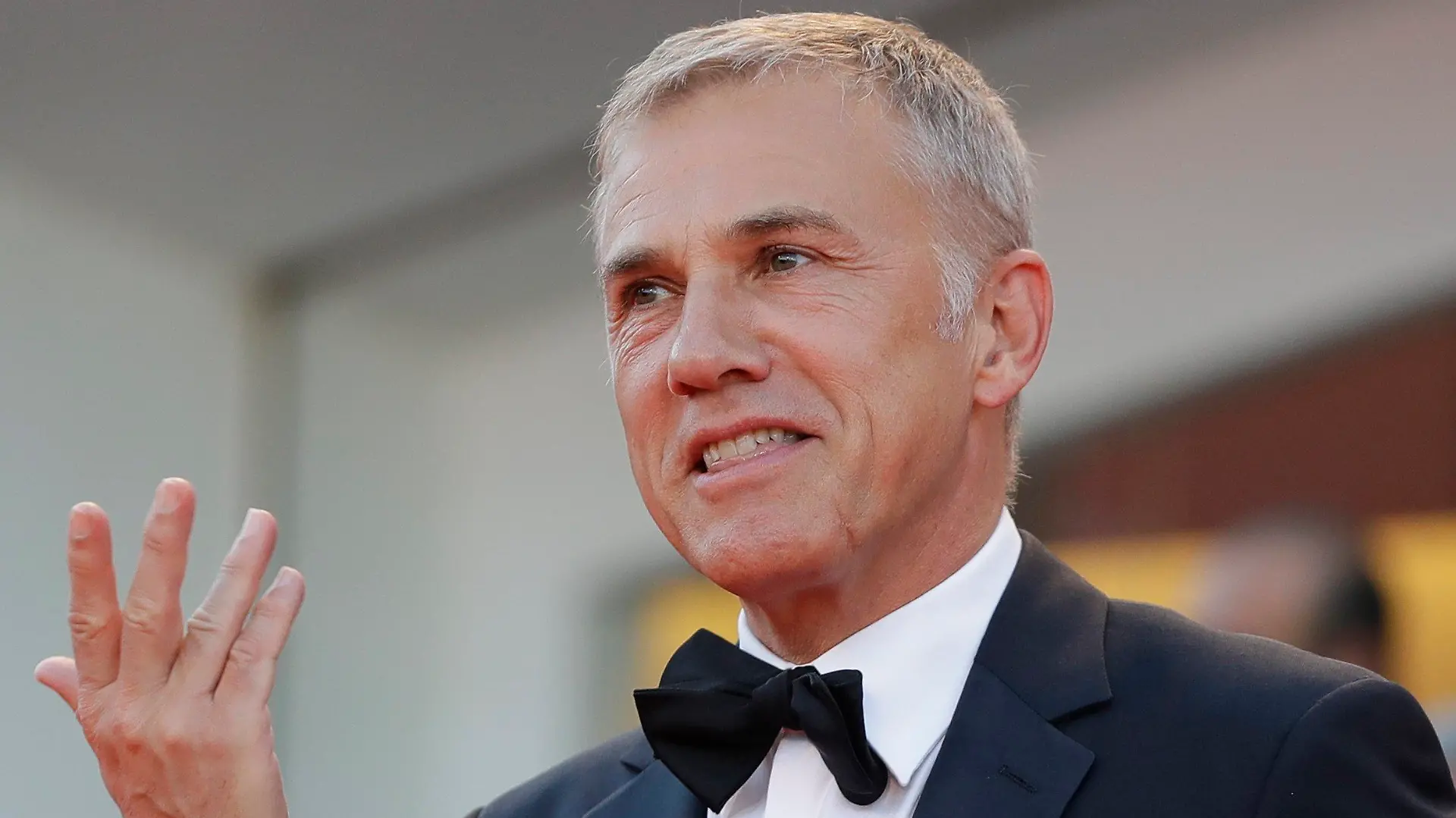 ARCHIV - 08.09.2018, Italien, Venedig: Jurymitglied Christoph Waltz, Schauspieler aus Österreich, kommt zur Abschlusszeremonie und Preisverleihung der 75. Ausgabe der Filmfestspiele in Venedig. Waltz sieht sich in der Corona-Krise als privilegiert, sagte er der deutschen «GQ». (zu dpa "Christoph Waltz genervt von Promi-Jammern und Corona-Leugnern") Foto: Kirsty Wigglesworth/AP/dpa +++ dpa-Bildfunk +++