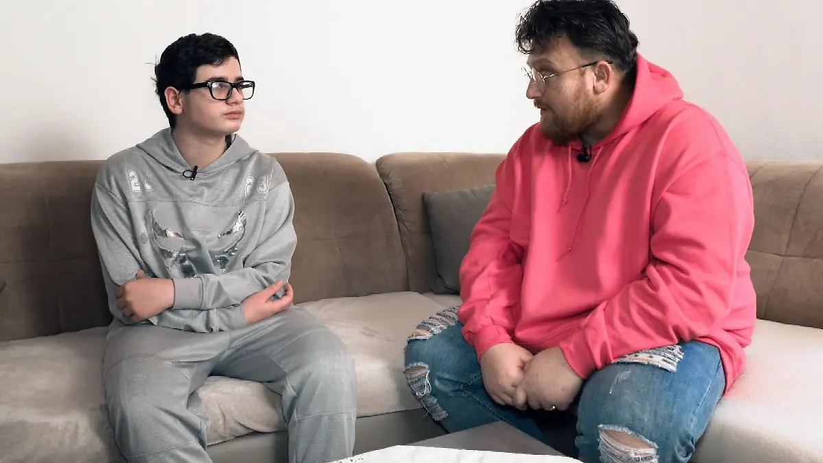 Menowin Fröhlich macht sich große Sorgen um seinen kleinen Bruder Jedro.