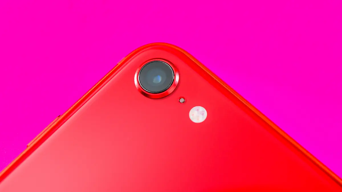Close-up vom neuen iPhone SE von Apple