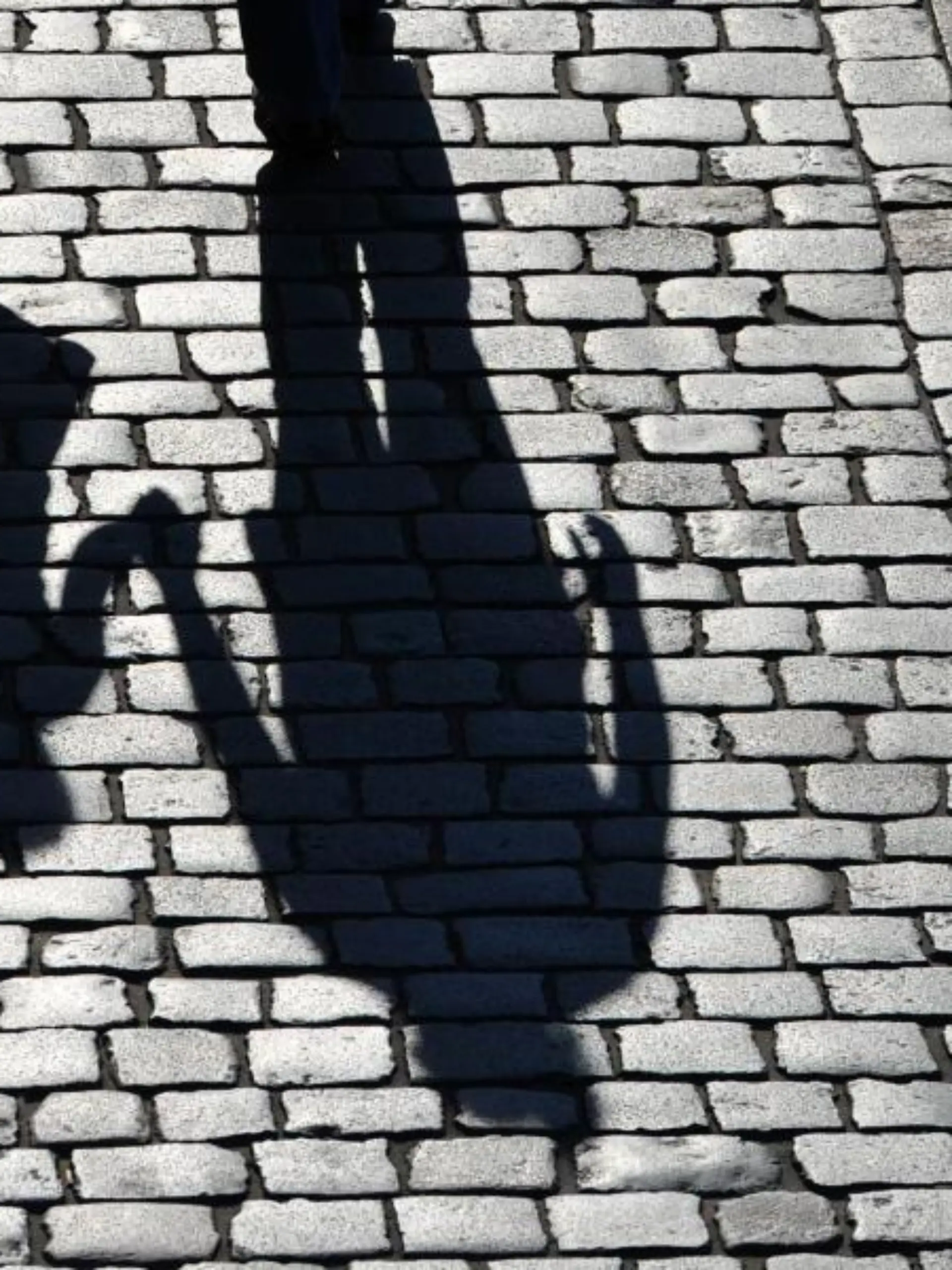 Erwachsene Person und Kind