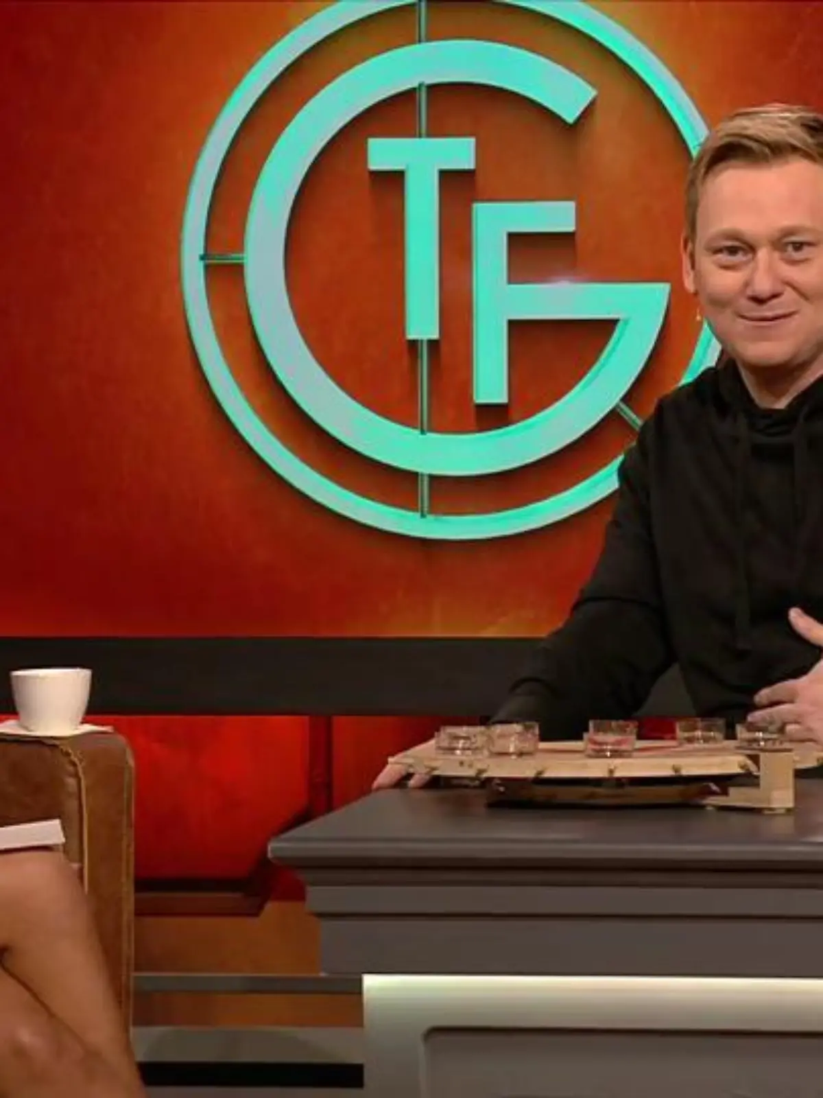 Victoria Swarovski will es wissen: Was verdient Knossi  pro Folge?