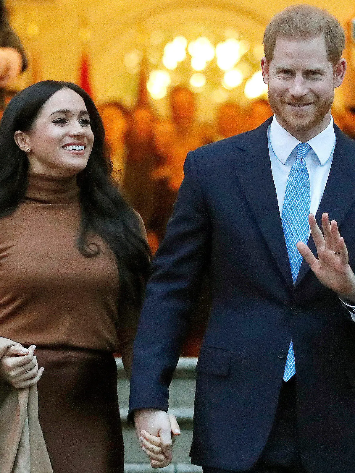 ARCHIV - 07.01.2020, Großbritannien, London: Der britische Prinzen Harry und seine Frau, Herzogin Meghan, verlassen das Kanada-Haus. (zu dpa «Sprecher: Prinz Harry und Herzogin Meghan erwarten zweites Baby») Foto: Frank Augstein/AP/dpa +++ dpa-Bildfunk +++