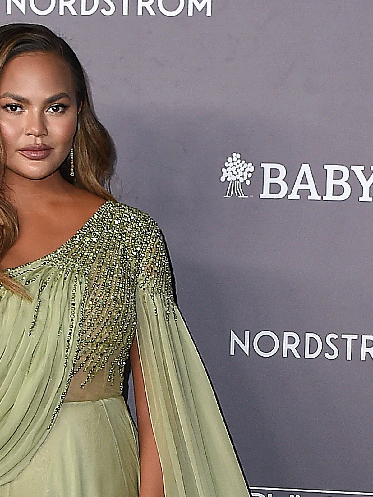 ARCHIV - 09.11.2019, USA, Culver City: Chrissy Teigen kommt zur "Baby2Baby"-Gala. (zu dpa "«Jack»: Chrissy Teigen lässt sich Namen ihres toten Sohnes tätowieren") Foto: Jordan Strauss/Invision/AP/dpa +++ dpa-Bildfunk +++