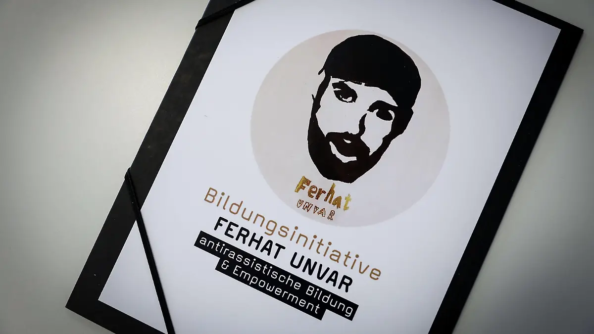 15.02.2021, xmkx, Lokal Hanau , Vorstellung Bildungsinitiative 19. Februar v.l. Logo Bildungsinitiative Ferhat Unvar, Hanau Hessen Deutschland DE *** 15 02 2021, xmkx, local Hanau , presentation education initiative 19 February v l logo education initiative Ferhat Unvar, Hanau Hesse Germany DE