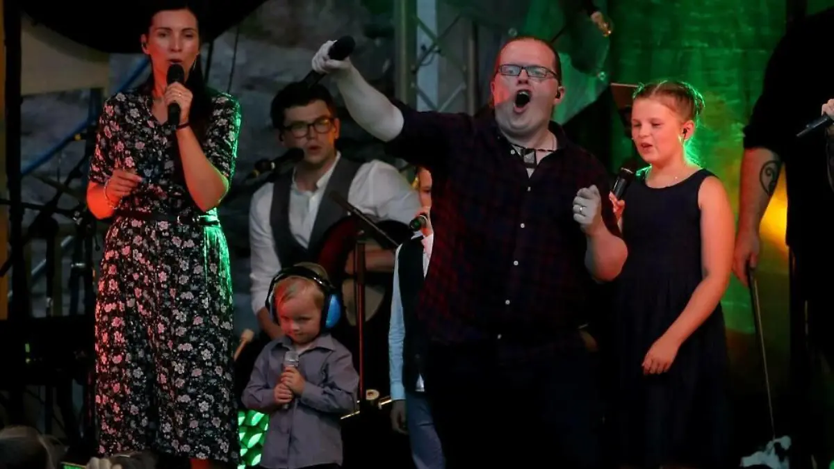 Kinderarbeit! Angelo Kelly zu 3.000 Euro Bußgeld verurteilt