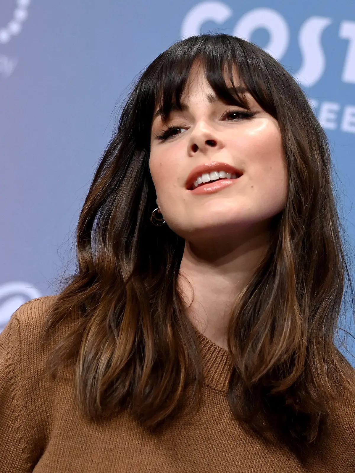 ARCHIV - 15.09.2021, Brandenburg, Teltow: Lena Meyer-Landrut, Sängerin, kommt zu ihrer Show ·a lott less by Lena Meyer-Landrut· bei der About You Fashion Week ins Kraftwerk. Lena sieht dem Beginn der kalten Jahreszeit mit gemischten Gefühlen entgegen. (zu dpa "Lena Meyer-Landrut: «Spätsommer ja, Herbst nein danke») Foto: Britta Pedersen/dpa +++ dpa-Bildfunk +++