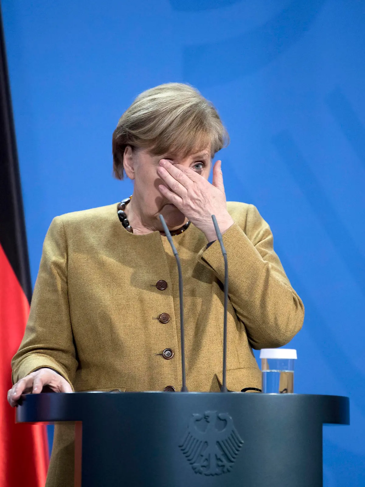  Angela Merkel DEU, Deutschland, Germany, Berlin, 05.02.2021 Bundeskanzlerin Angela Merkel bei der gemeinsamen Pressekonferenz im Abschluss an die Sitzung bzw. Videokonferenz des deutsch-franzoesischen Verteidigungs- und Sicherheitsrates im Bundeskanzleramt in Berlin. Chancellor Angela Merkel during the video conference press call at the Chancellery Office on February 05, 2021 in Berlin, Germany. Conseil franco-allemand de Defence et de Securite. *** Angela Merkel DEU, Deutschland, Germany, Berlin, 05 02 2021 Chancellor Angela Merkel during the joint press conference following the meeting or video conference of the French-German Defence and Security Council at the Chancellery Office in Berlin Chancellor Angela Merkel during the video conf