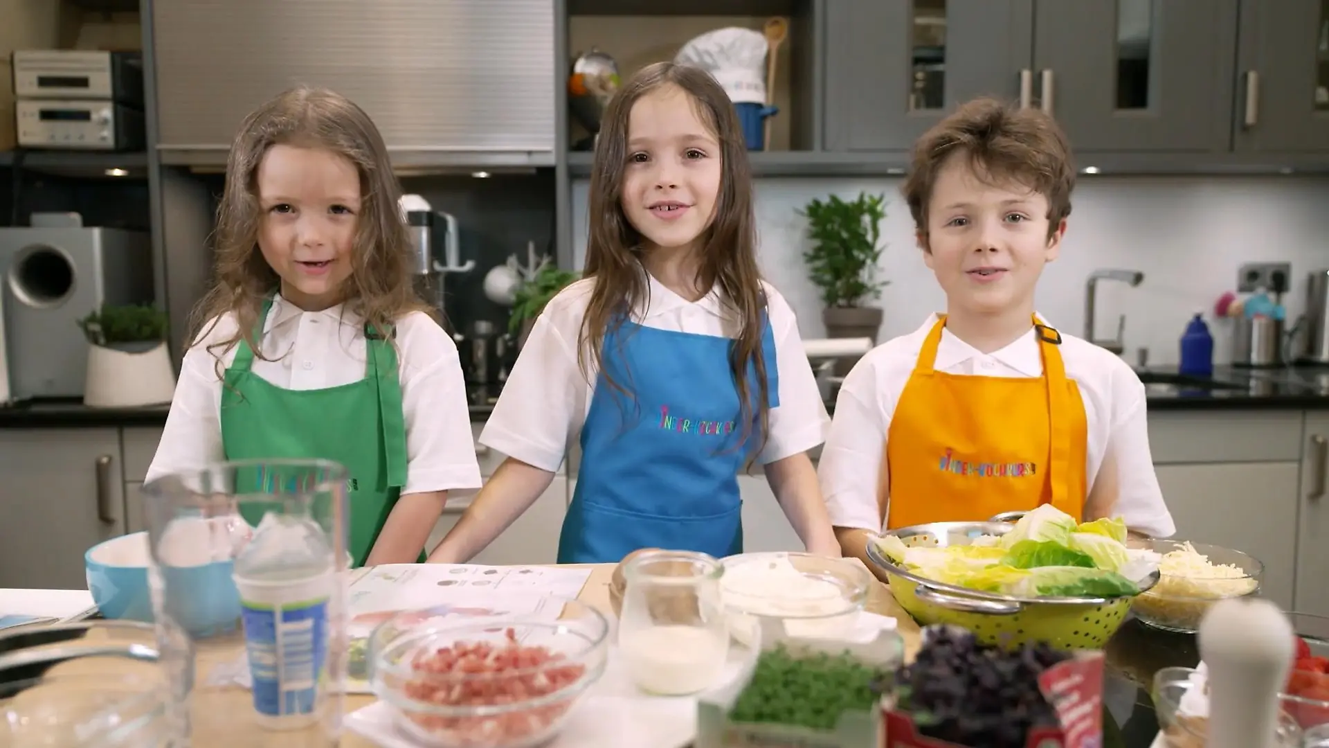 Heike Güßbachers Kinder machen beim Online-Kochkurs mit.