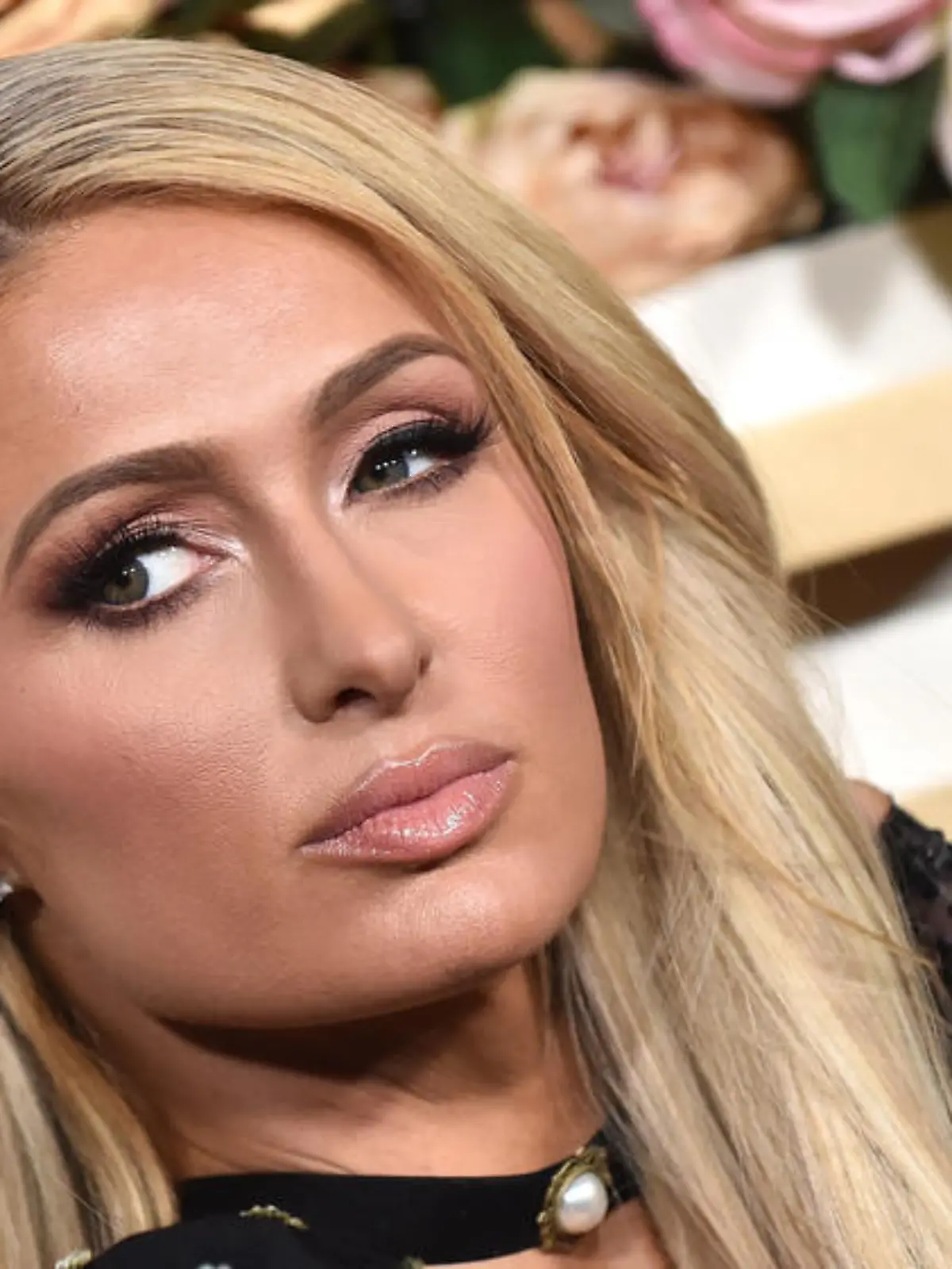 Unter Tränen: Paris Hilton sagt vor Gericht gegen ihr Internat aus