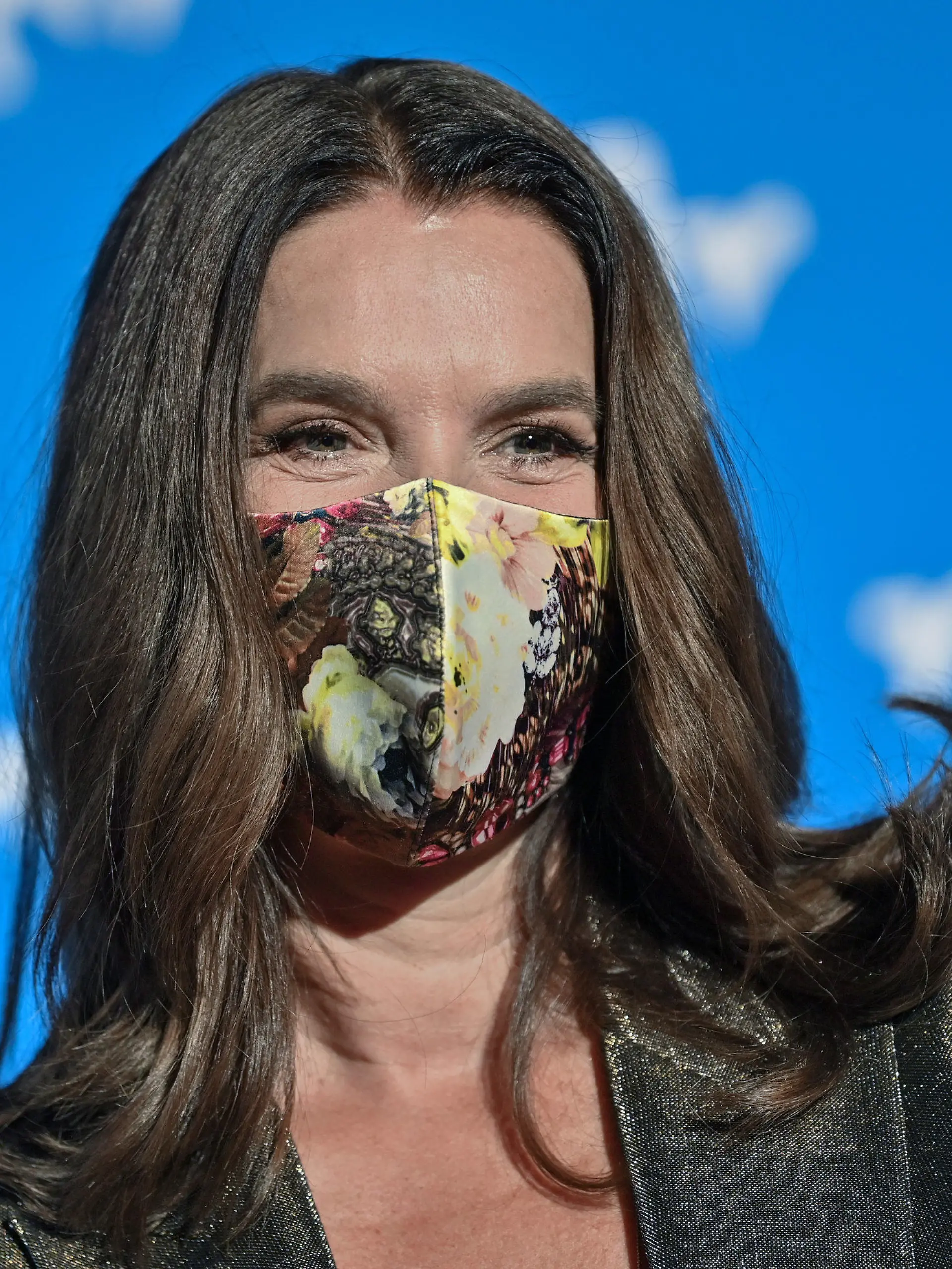 17.09.2020, Sachsen, Chemnitz: Katarina Witt, zweifache Olympiasiegerin und Weltmeisterin im Eiskunstlauf, kommt zur Preview der MDR/Arte-Koproduktion "Katarina Witt - Weltstar aus der DDR". Ausgestrahlt wird der Film am 23. September auf Arte, am 3. Oktober in der ARD und am 11. Oktober im MDR. Foto: Hendrik Schmidt/dpa-Zentralbild/ZB +++ dpa-Bildfunk +++