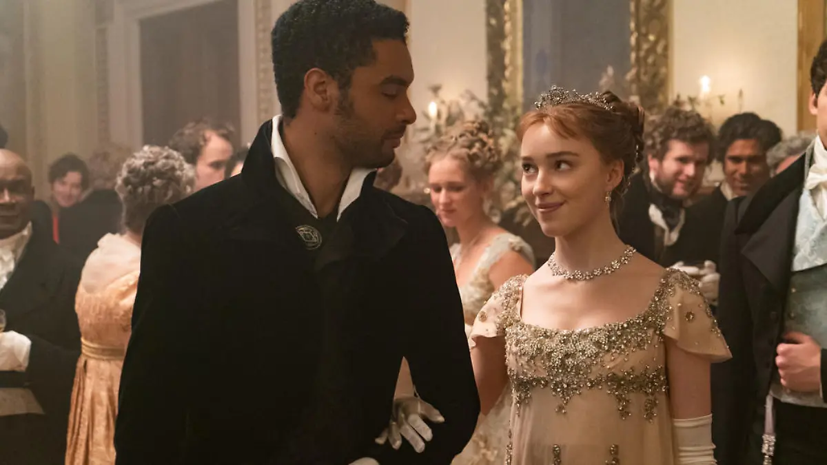 Gerade die heißen Sexszenen zwischen Daphne (Phoebe Dynevor) und Simon (Regé Jean Page) in "Bridgerton" sorgen für Aufsehen.