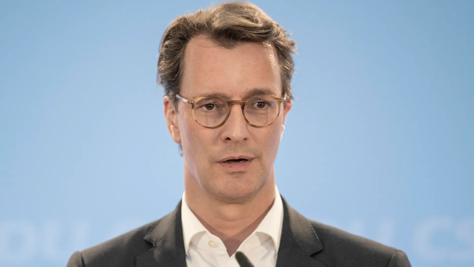 Gemeinsame Präsidiumsklausur von CDU und CSU in Köln - Pressekonferenz. Im Bild der Ministerpräsident des Landes Nordrhein-Westfalen, Hendrik Wüst, im Anschluss an die gemeinsame Präsidiumsklausur während der Pressekonferenz. Köln Nordrhein-Westfalen Deutschland Nur redaktioneller Gebrauch Copyright: Bonnfilm Klaus W Schmidt und Sepp Spiegl
