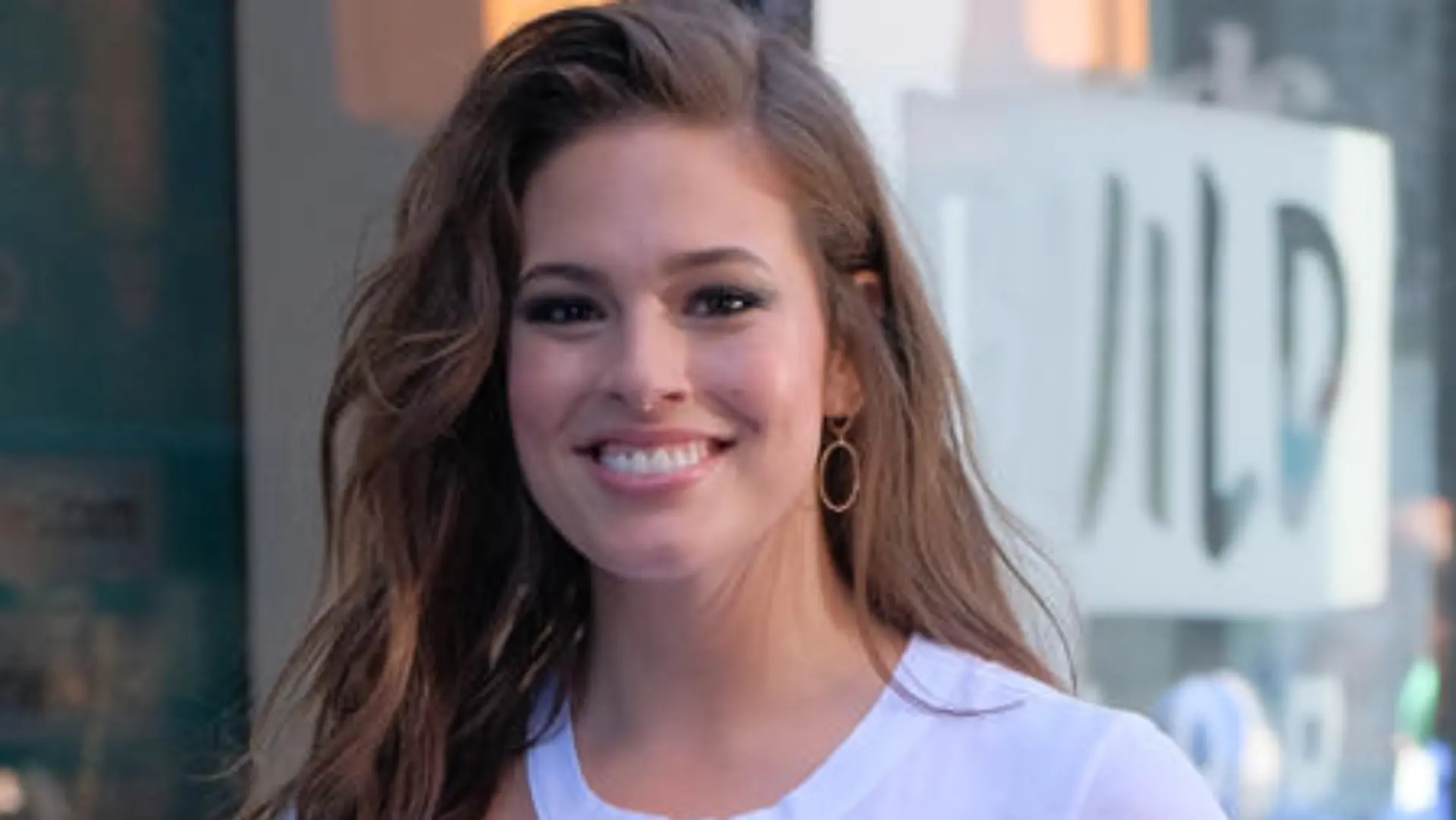 Ashley Graham: Cooler Sommer-Look?