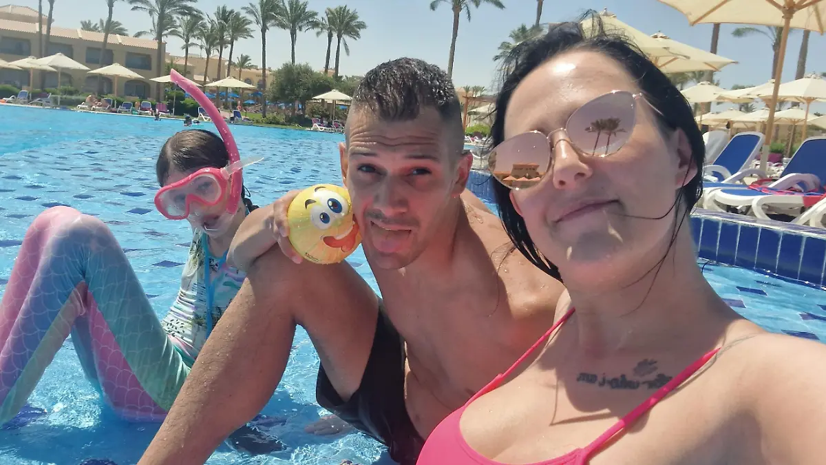 Hier Mutter Ramona Brentrop, Partner Rene und Tochter Kaisy (13) noch wenige Tage zuvor während ihres Ägypten-Urlaubs