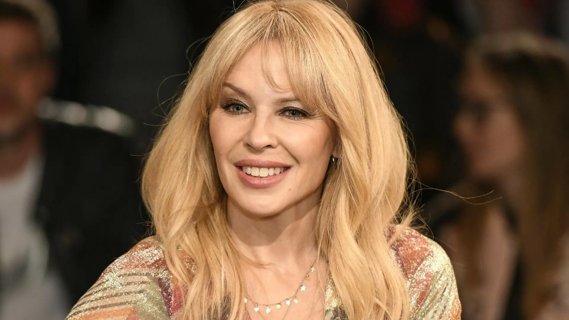 Kylie Minogue (Sängerin) 04/18 her Kylie Minogue am 10. April 2018 in Markus Lanz , ZDF Australien australisch australische Frau Gesang Pop Musik Gesang Schauspielerin Schauspiel TV Fernsehen Talkshow australian female singer actress quer halb sitzend lächelnd neutral *** Kylie Minogue singer 04 18 here Kylie Minogue on 10 April 2018 in Markus Lanz ZDF Australia australian australian woman singing pop music singing actress acting tv tv talk show australian female singer actress cross half sitting smiling neutral  