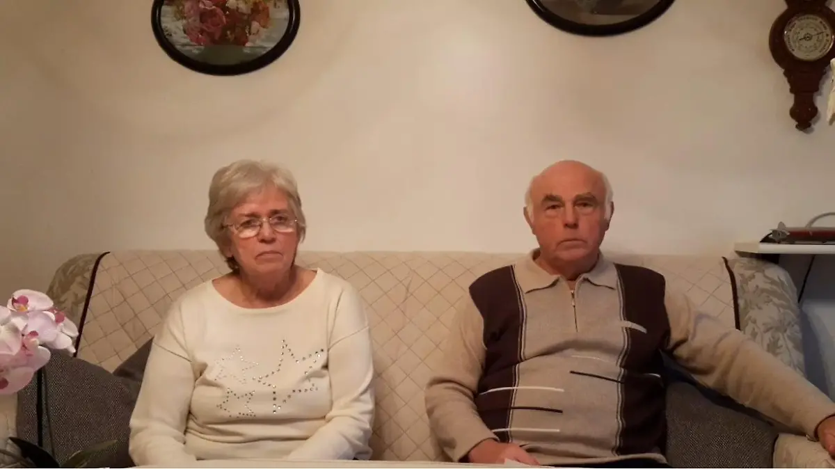 Ehepaar auf Couch