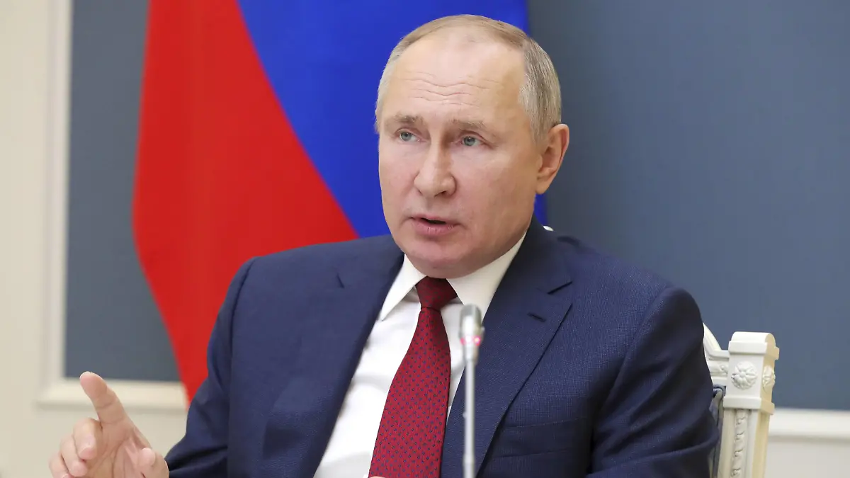  MOSCOW, RUSSIA - JANUARY 27, 2021: Russia s President Vladimir Putin addresses Davos Agenda 2021, a virtual event of the World Economic Forum WEF, via a video link from Moscow s Kremlin. Putin addresses the forum for the first time since 2009. Mikhail Klimentyev/Russian Presidential Press and Information Office/TASS PUBLICATIONxINxGERxAUTxONLY TS0F53FB