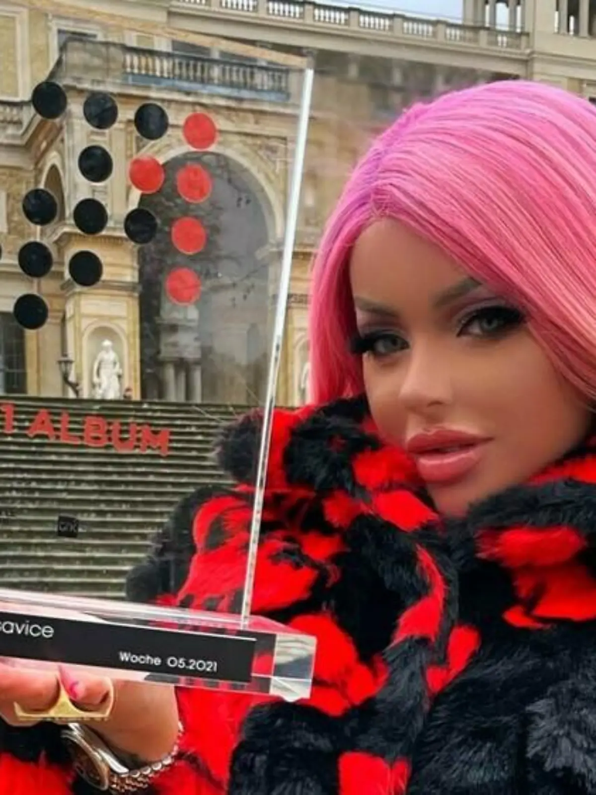 In besonderer Rekordwoche: Katja Krasavice erobert Charts-Thron