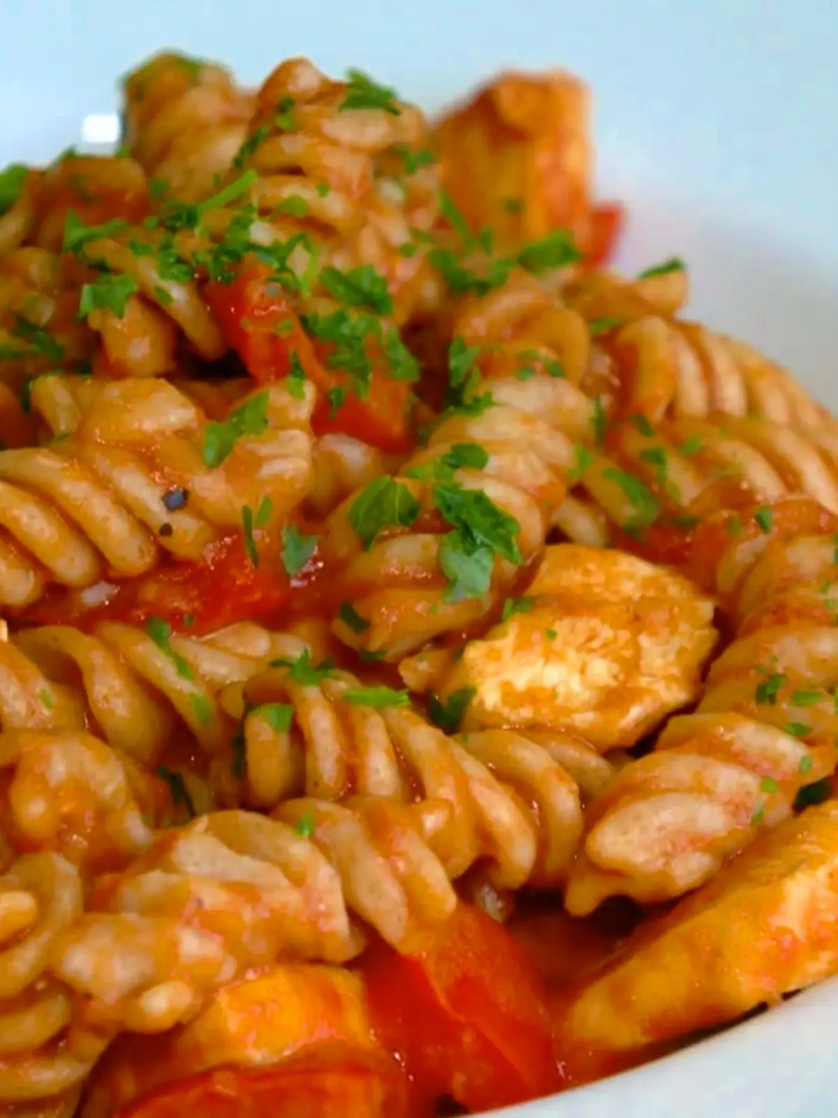 One Pot Pasta mit Hähnchen und Paprika