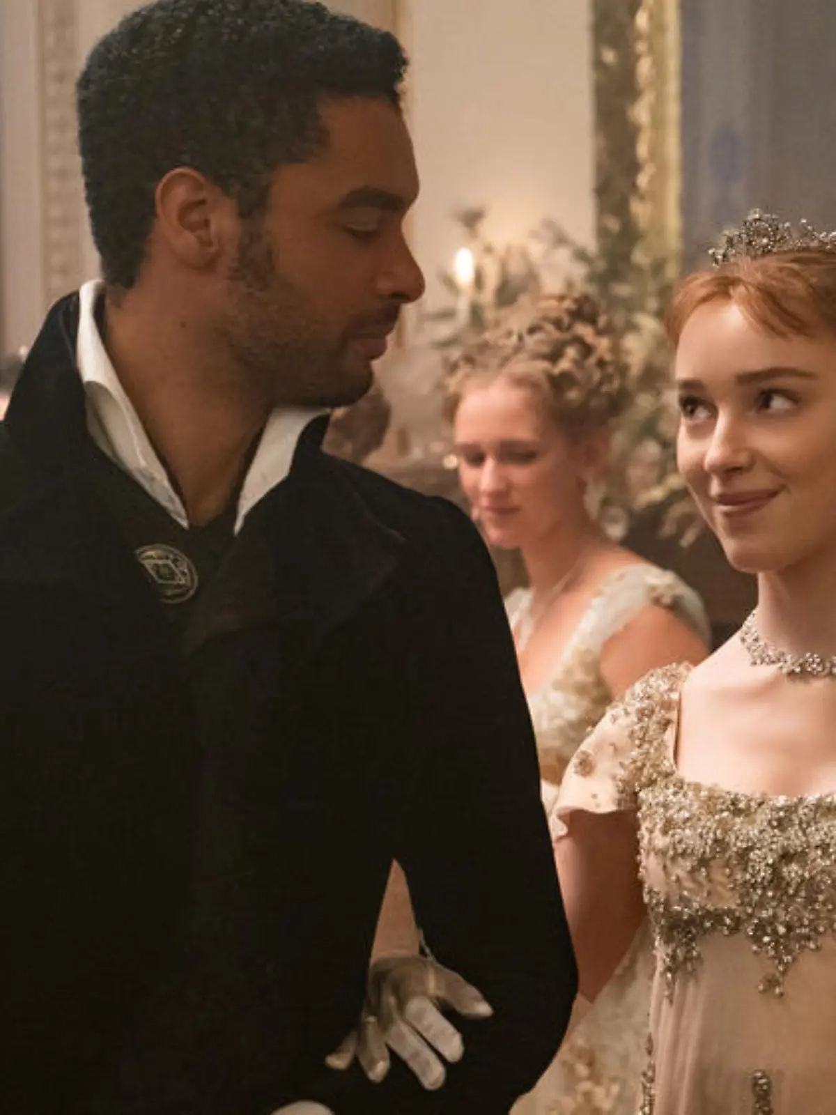 Julia Quinn: Diese Frau steckt hinter dem Netflix-Hit "Bridgerton"