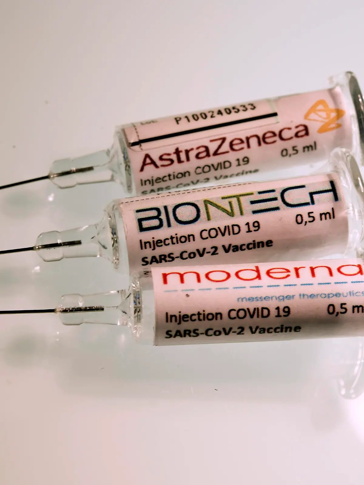 CORONA IMPFSTOFF COVID19 SARS CoV-2 PANDEMIE ASTRA ZENECA BIONTECH MODERNA *** CORONA VACCIN COVID19 SARS CoV 2 PANDEMIE ASTRA ZENECA BIONTECH MODERNA 