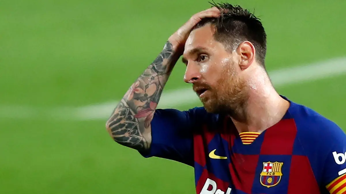 ARCHIV - 16.07.2020, Spanien, Barcelona: Fußball: Primera Division, Spanien, 37. Spieltag, FC Barcelona - CA Osasuna, Camp-Nou-Stadion. Lionel Messi von Barcelona reagiert nach dem Spiel. (zu dpa «Messi fehlt Barcelona im Ligaspiel gegen Eibar») Foto: Joan Monfort/AP/dpa +++ dpa-Bildfunk +++