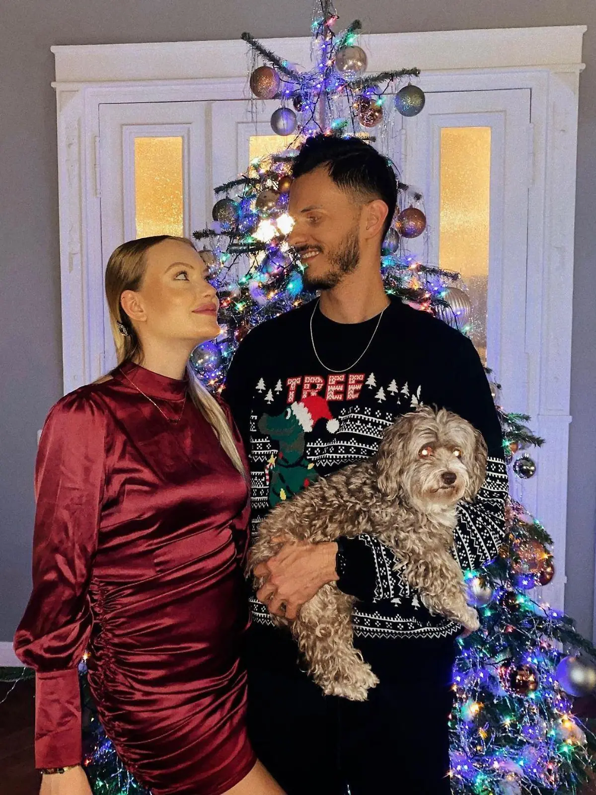 Cheyenne Ochsenknecht und ihr Freund Nino, Weihnachten 2020: Es ist das erste offizielle Pärchenfoto auf Instagram.