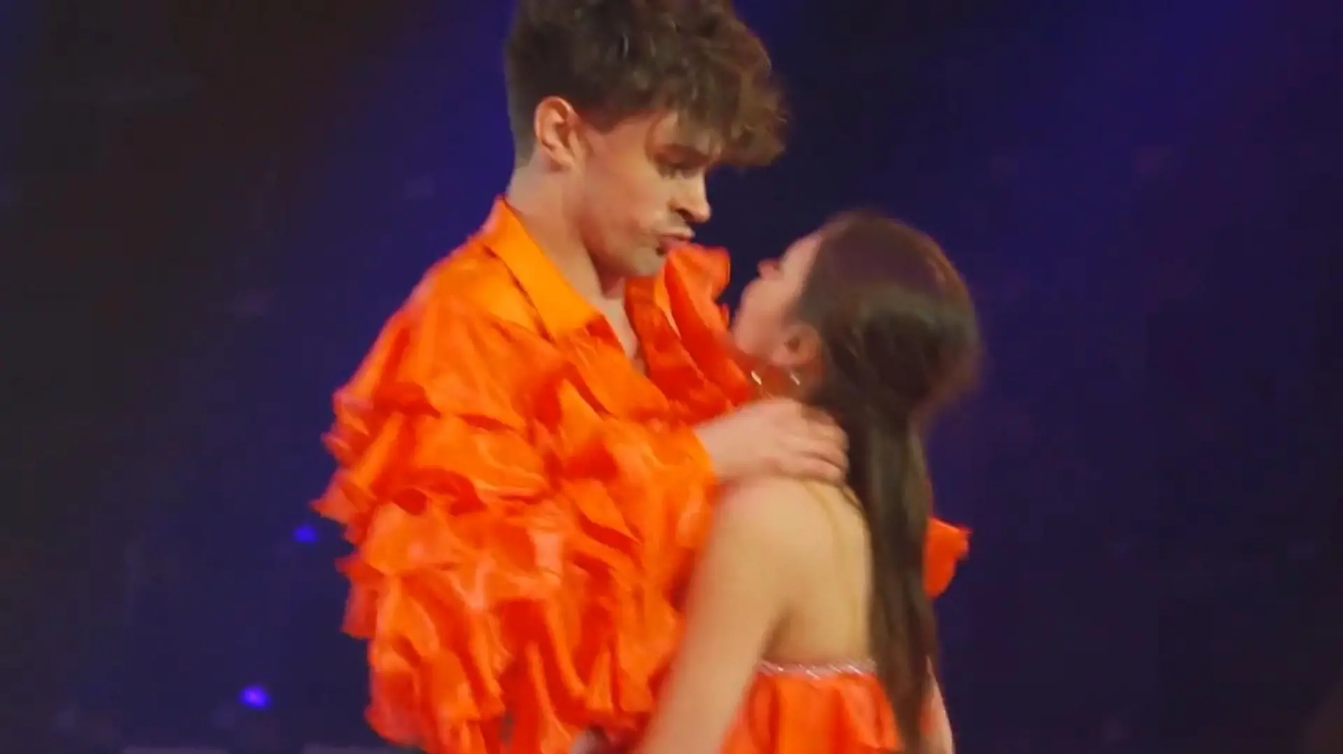 Das sind Blicke, die Renata gefallen: "Let's Dance"-Kandidat Timon Krause und Ekaterina Leonova haben es voll drauf