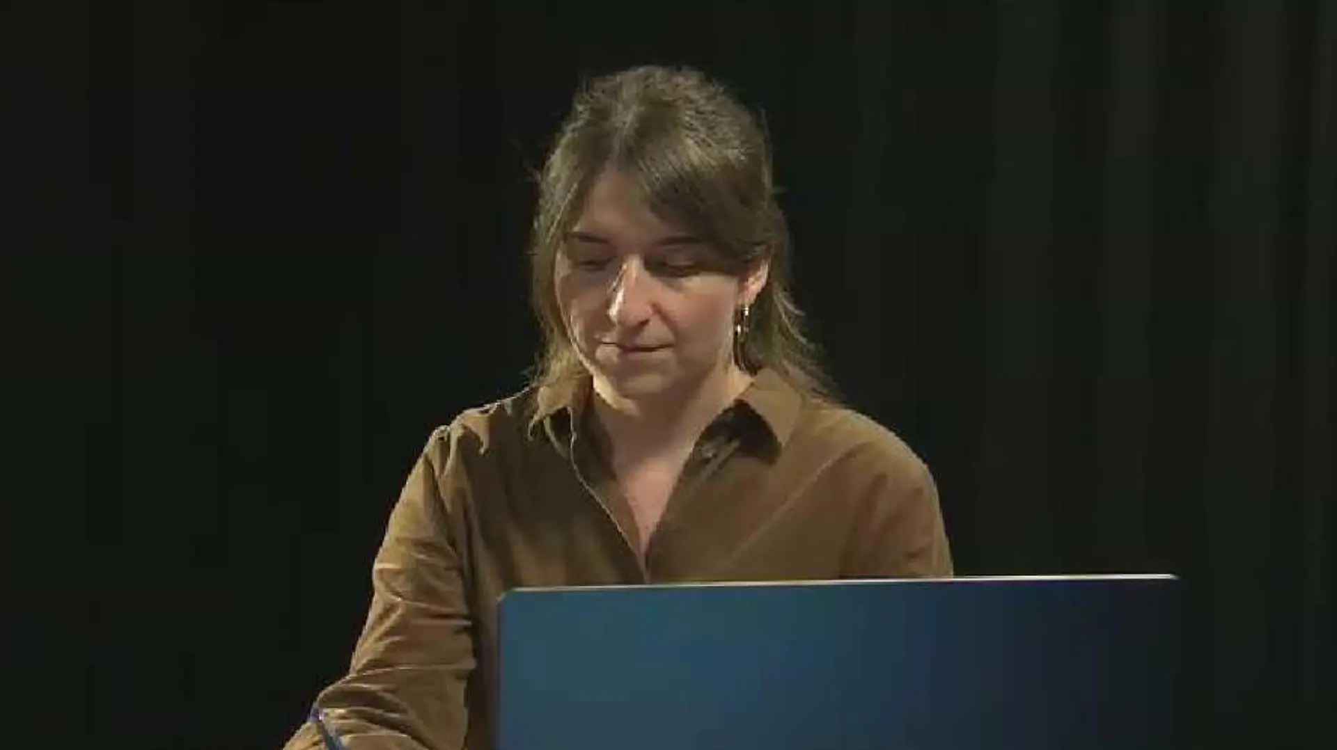 RTL-Reporterin Monika Krause bei der Pressekonferenz.