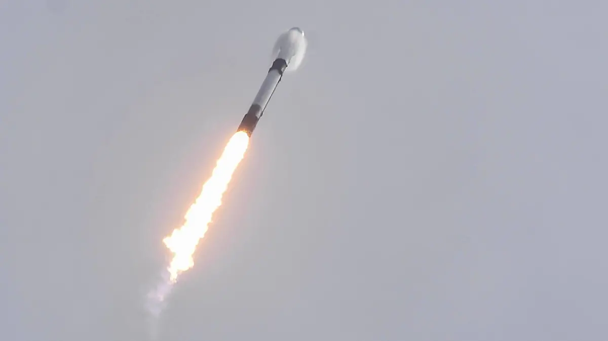 Syndication: Florida Today A SpaceX Falcon 9 rocket breaks through the sound barrier after liftoff from Cape Canaveral Space Force Station, FL Wednesday, April 19, 2023. The rocket is carrying a batch of second generation Starlink satellites. Craig Bailey/FLORIDA TODAY via USA TODAY NETWORK Space X Launch Brevard FL , EDITORIAL USE ONLY PUBLICATIONxINxGERxSUIxAUTxONLY Copyright: xCraigxBailey/FLORIDAxTODAYx 20495047