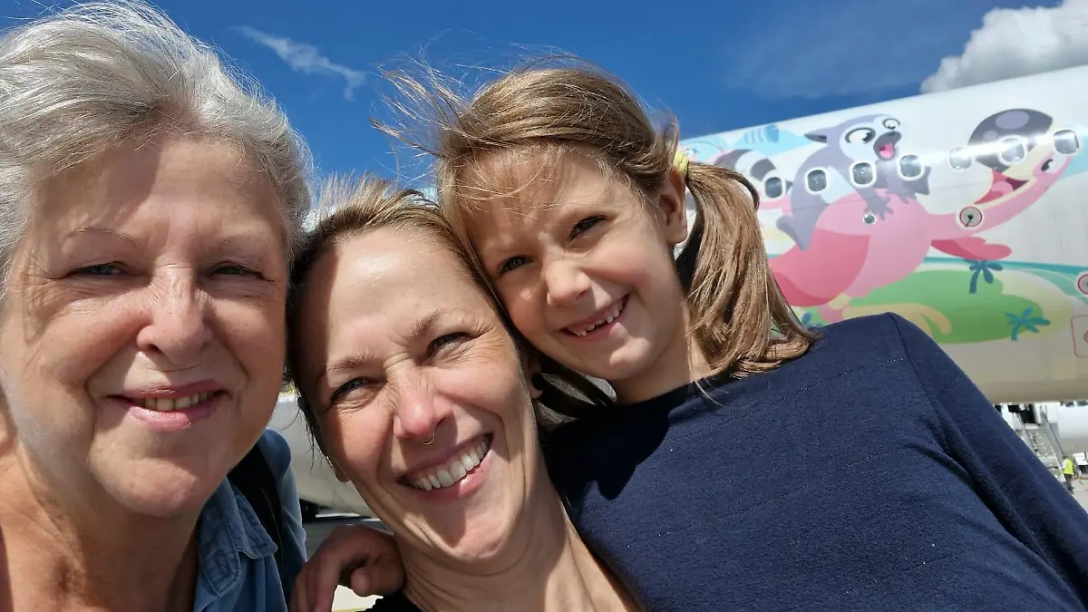 Auch bei Katja Schmidt, ihrer Mutter Anetta und Tochter Mathilda (7) ist die Entspannung des Urlaubs verflogen.