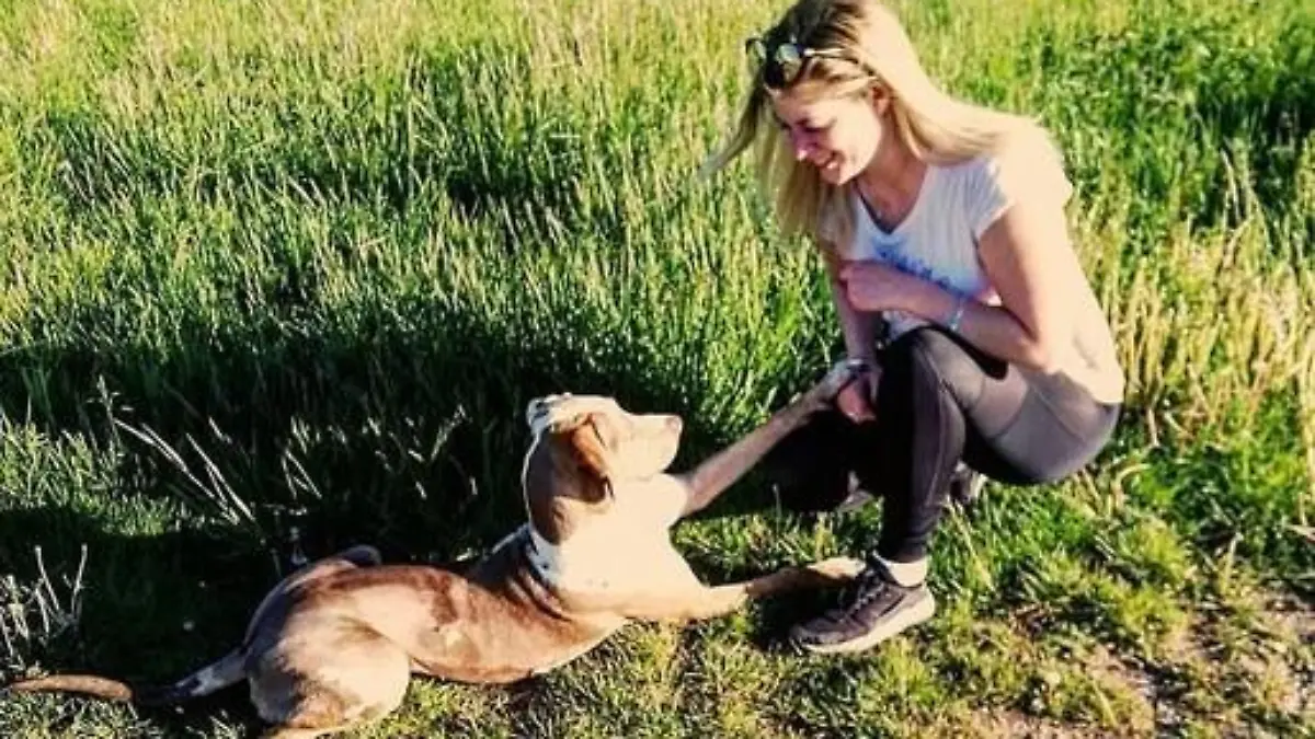 Sabrina Klügel und ihre neue Hündin Mali