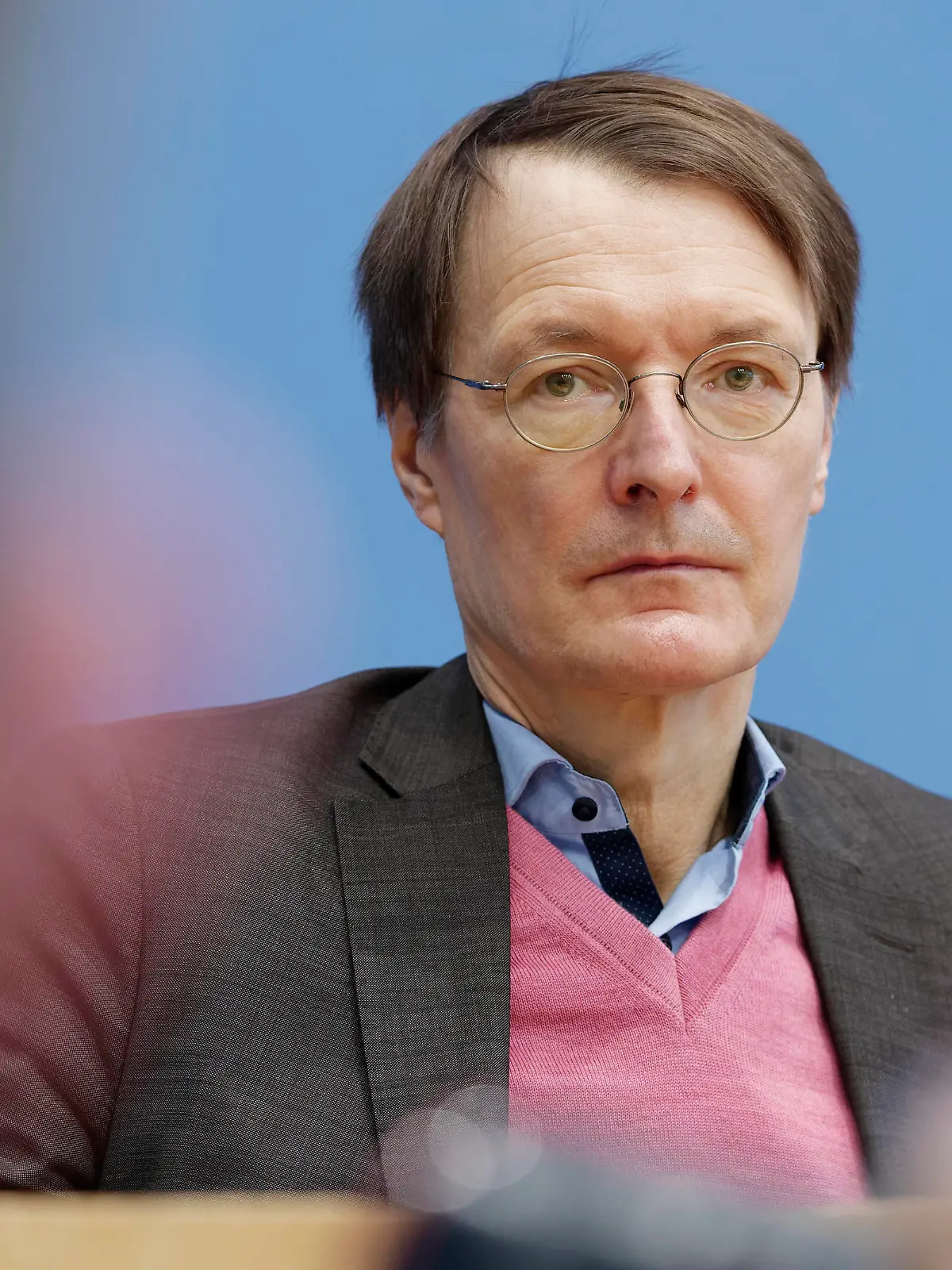  Karl Lauterbach 2021-01-27, Berlin, Bundespressekonferenz: Eine aus FDP, SPD und Die Linke bestehende Initiative von Abgeordenten des Deutschen Bundestags stellt ihren Gesetzesentwurf zu Regelungen der Suizidhilfe vor. Im Bild Prof. Dr. Karl Lauterbach SPD . *** Karl Lauterbach 2021 01 27, Berlin, Federal Press Conference An initiative of members of the German Bundestag consisting of FDP, SPD and Die Linke presents its draft law on regulations of assisted suicide In the picture Prof Dr Karl Lauterbach SPD
