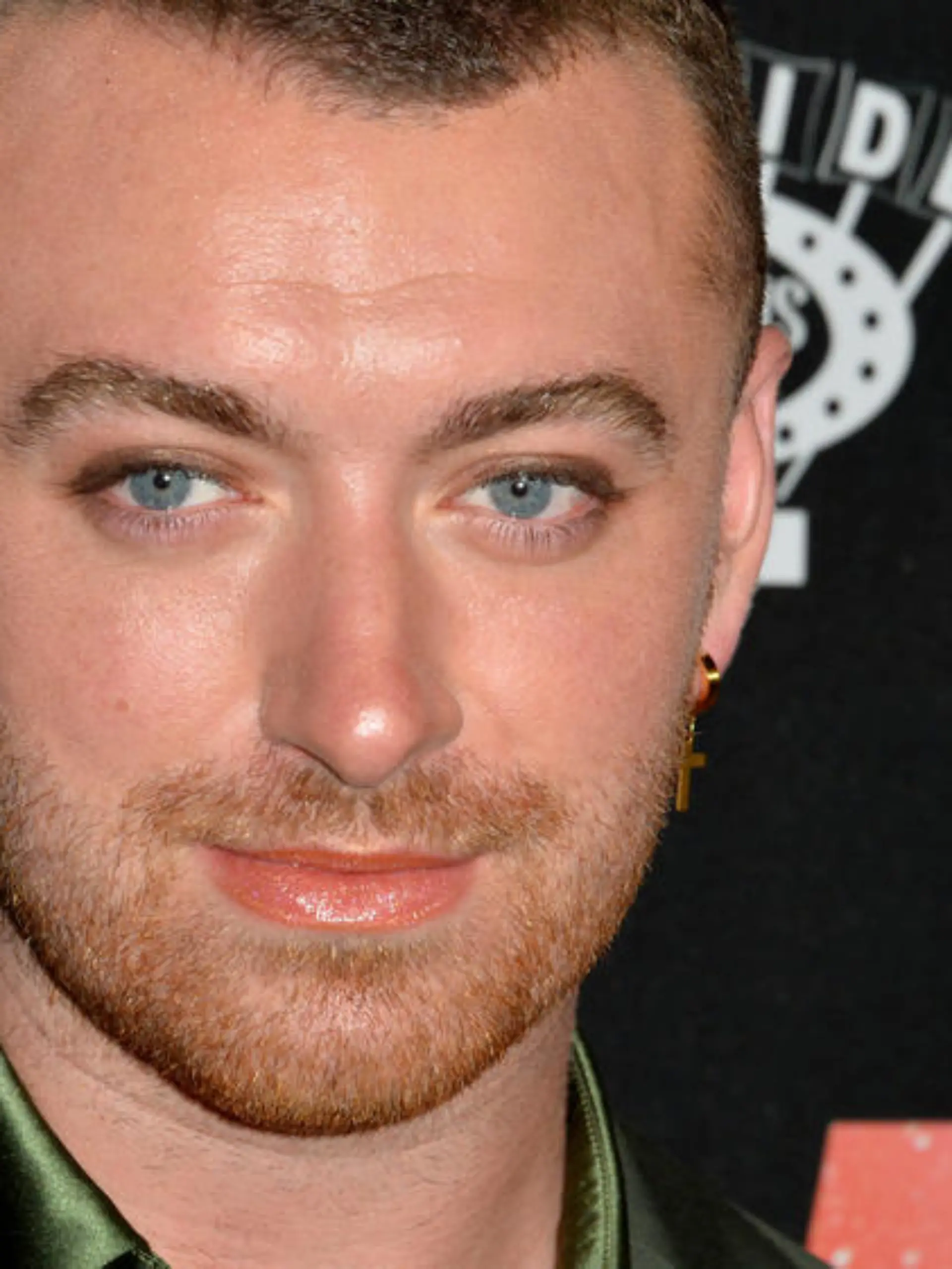 Grammy-Gewinner Sam Smith sucht sein Liebesglück nun auf Tinder