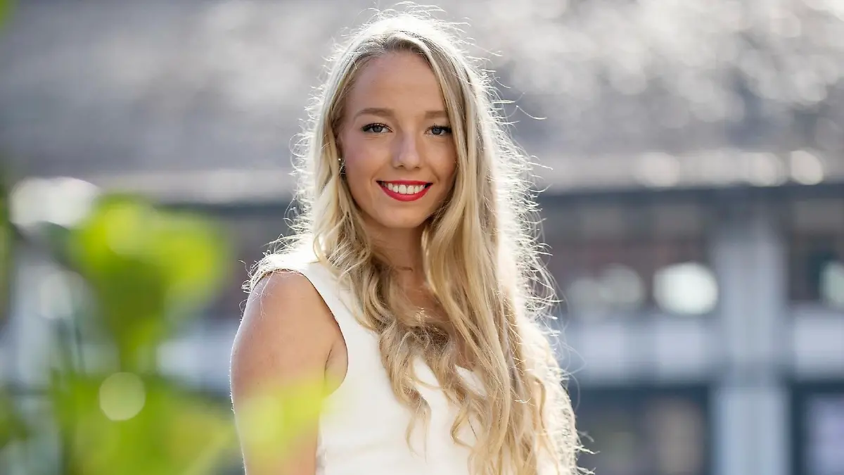 Achtung! Sperrfrist für alle Medien bis Mo., 03.12.2018, 22:15 Uhr!
Tayisiya (21, Profi-Tennisspielerin)
Verwendung der Bilder für Online-Medien ausschließlich mit folgender Verlinkung: "Alle Infos zu "Bauer sucht Frau" im Special bei RTL.de: https:// www.rtl.de/cms/sendungen/bauer-sucht-frau.html