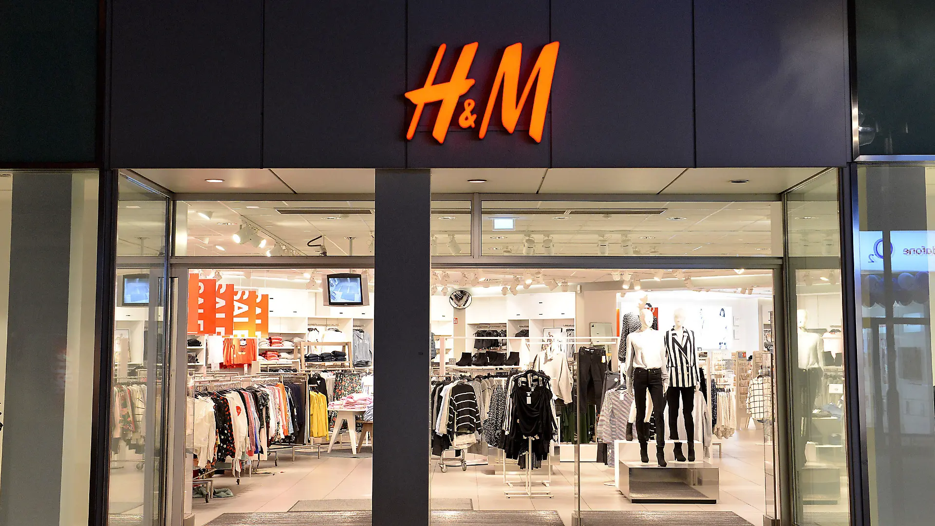 H&M wegen vermeidlicher Anti-Mami-Kampagne in der Kritik.