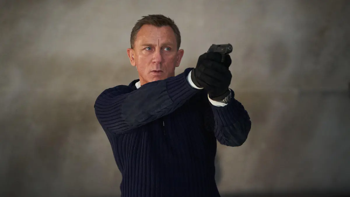 ARCHIV - 20.08.2019, ---: HANDOUT - Daniel Craig als James Bond in der Szene eines Trailers zum James-Bond-Film «Keine Zeit zu sterben» («No Time To Die», undatierte Aufnahme). (zu dpa «Neuer James-Bond-Film «Keine Zeit zu sterben» schon wieder verschoben») Foto: Nicole Dove/DANJAQ and Metro Goldwyn Mayer Pictures/Universal Pictures /dpa - ACHTUNG: Nur zur redaktionellen Verwendung im Zusammenhang mit einer Berichterstattung über den Film und nur mit vollständiger Nennung des vorstehenden Credits +++ dpa-Bildfunk +++