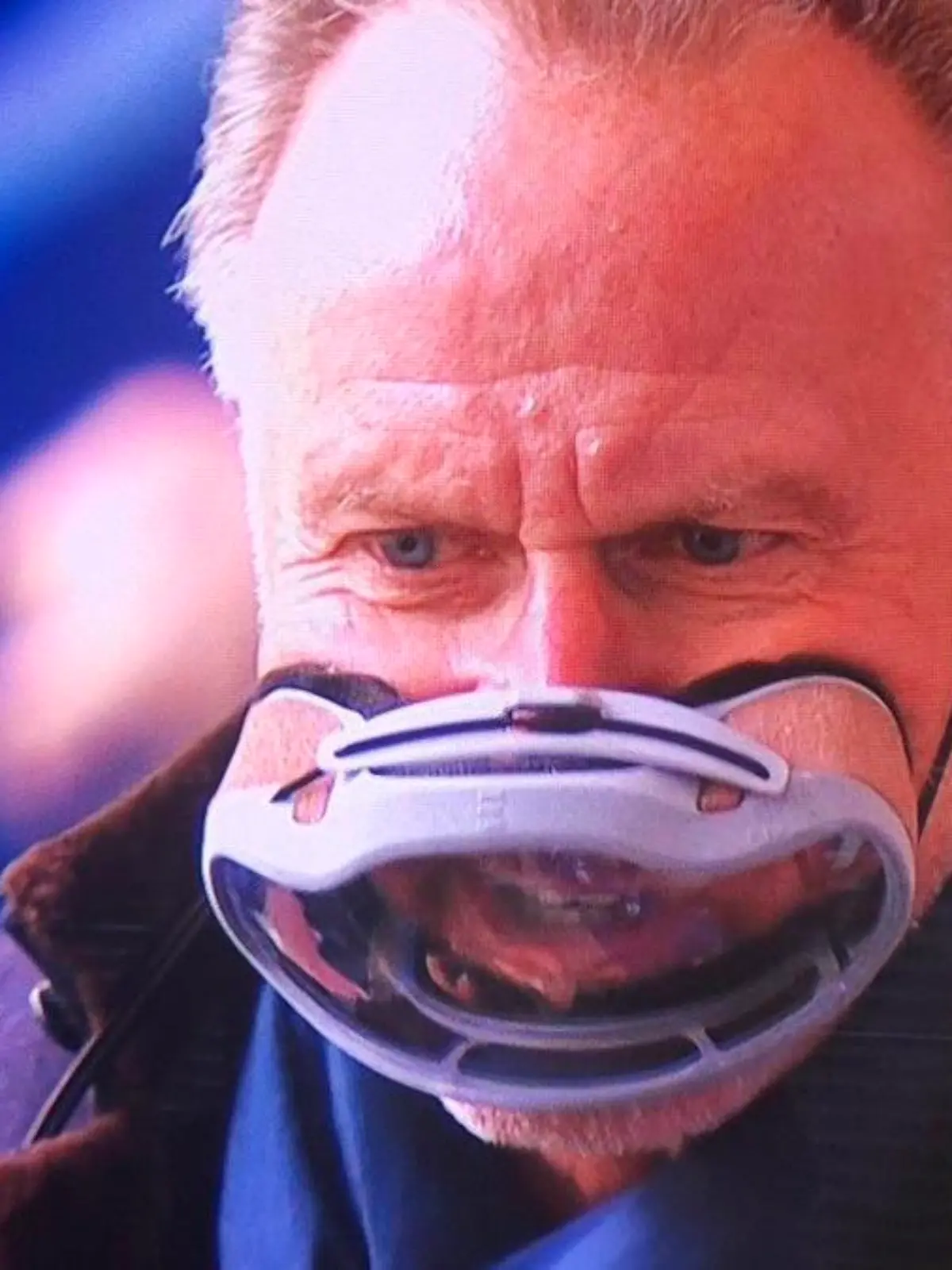 Karl-Heinz Rummenigge tauchte auf Schalke mit ungewöhnlicher Maske auf
