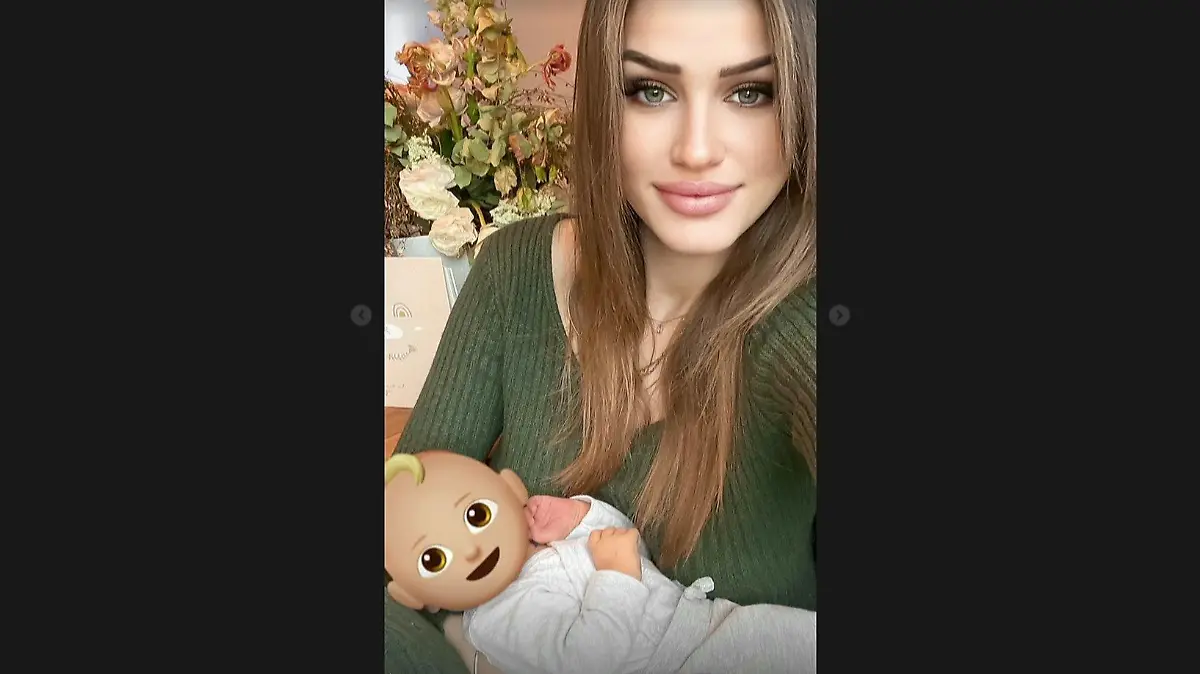 Neele Bronst und ihr kleines Baby.