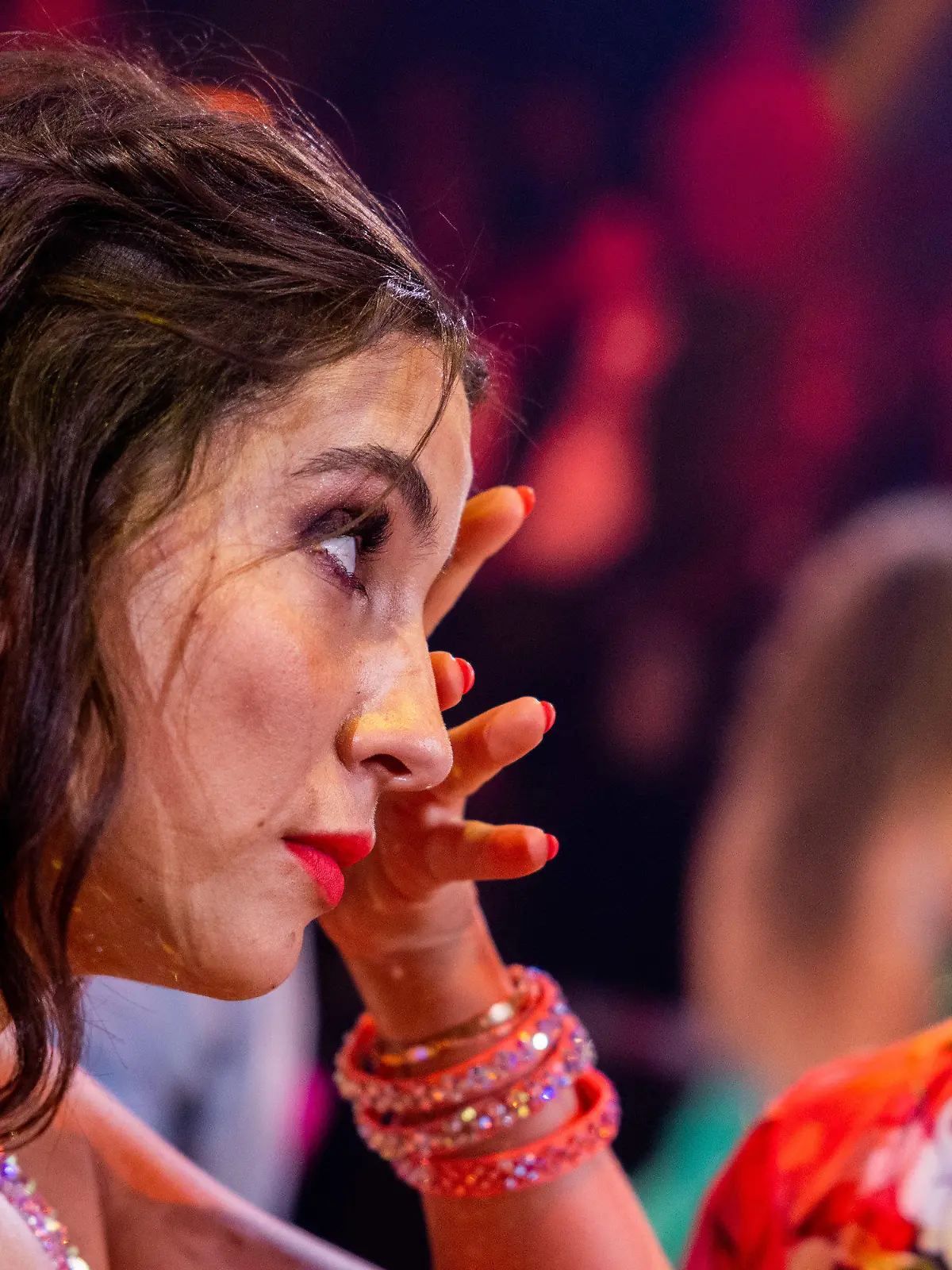21.04.2023, Nordrhein-Westfalen, Köln: Chryssanthi Kavazi, Schauspielerin, und Vadim Garbuzov, Profitänzer, stehen in der RTL-Tanzshow "Let's Dance" im Coloneum. Das Paar scheidet aus. Foto: Rolf Vennenbernd/dpa +++ dpa-Bildfunk +++