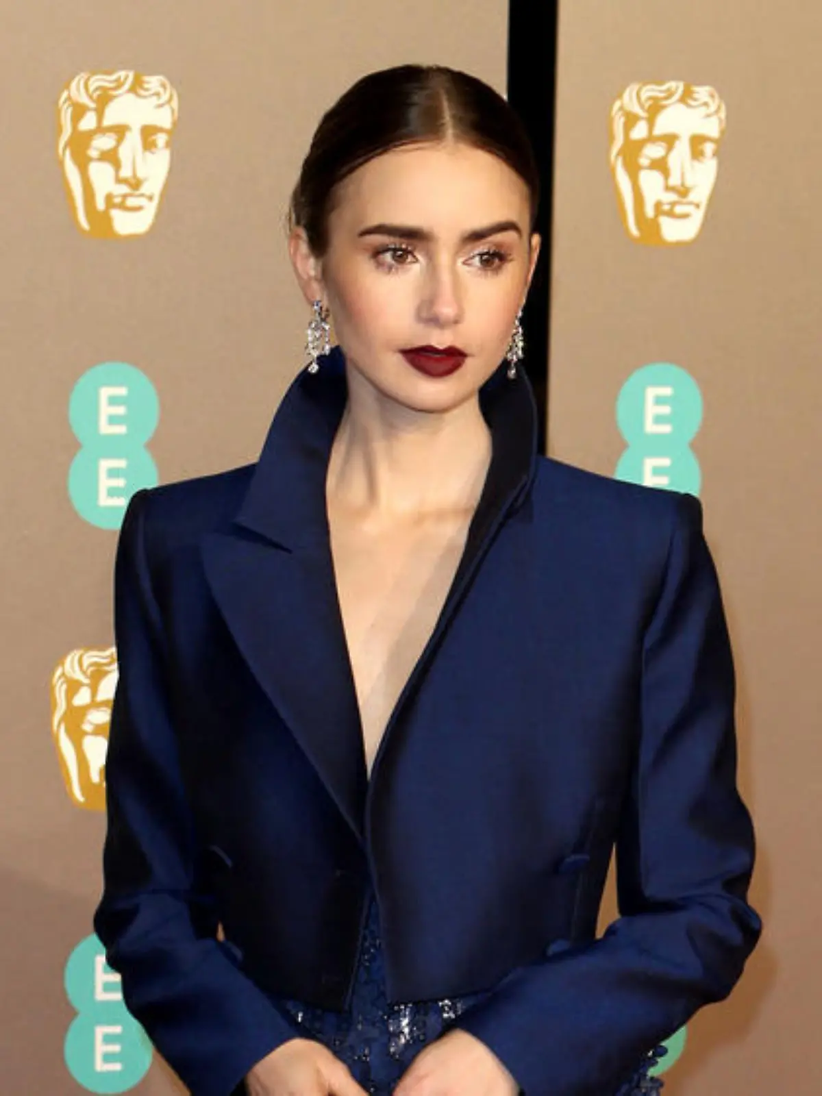 "Viele Stimmen im Kopf": Lily Collins spricht über ihre Essstörung