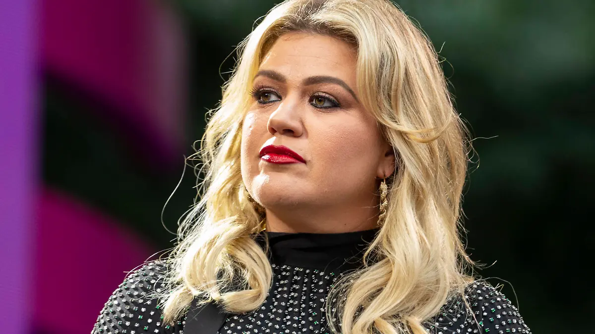 USA: 2019 Global Citizen Festival Kelly Clarkson speaks on stage during 2019 Global Citizen Festival at Central Park New York New York United States PUBLICATIONxINxGERxSUIxAUTxONLY LevxRadin
