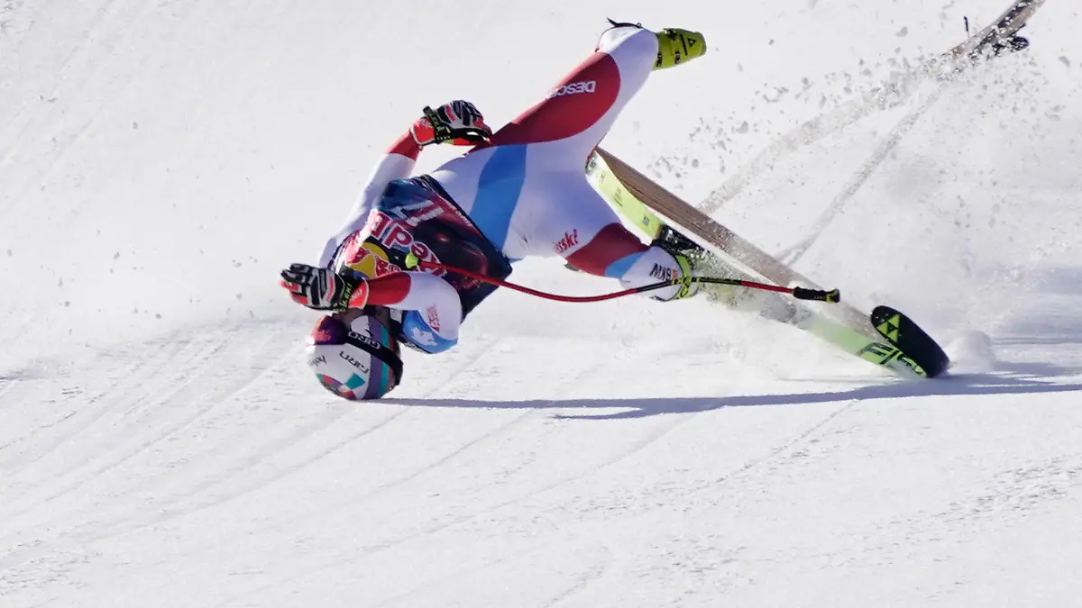 22.01.2021, Österreich, Kitzbühel: Ski alpin: Weltcup, Abfahrt, Herren. Urs Kryenbühl aus der Schweiz stürzt. Foto: Giovanni Auletta/AP/dpa +++ dpa-Bildfunk +++