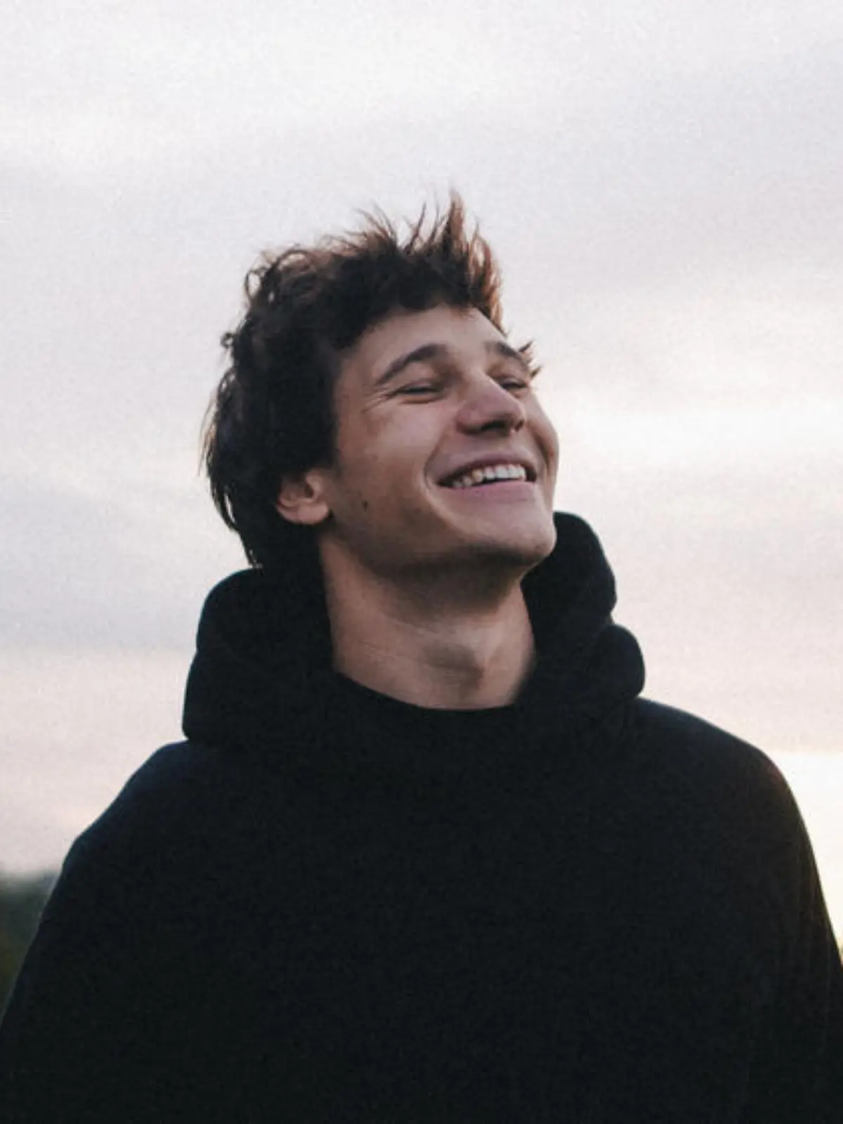Wincent Weiss spielt "Titanic"-Kultszene in Musikvideo nach