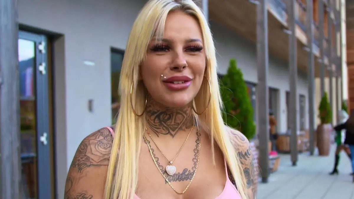 2020 stiegt Leoni "Barbie" Baltz alias "Leoni G" im DSDS-Recall in Sölden freiwillig aus.