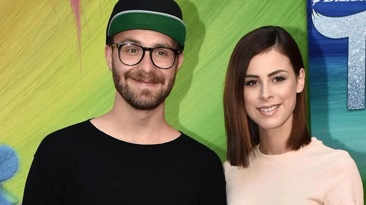 Bilder des Tages Trolls Photocall mit Lena Meyer-Landrut und Mark Forster Lena Meyer-Landrut und Mark Foster beim Photocall zum Animations Kinofilm Trolls am 26.09.2016 in Berlin Trolls Photocall in Berlin, 2016 PUBLICATIONxINxGERxSUIxAUTxONLY