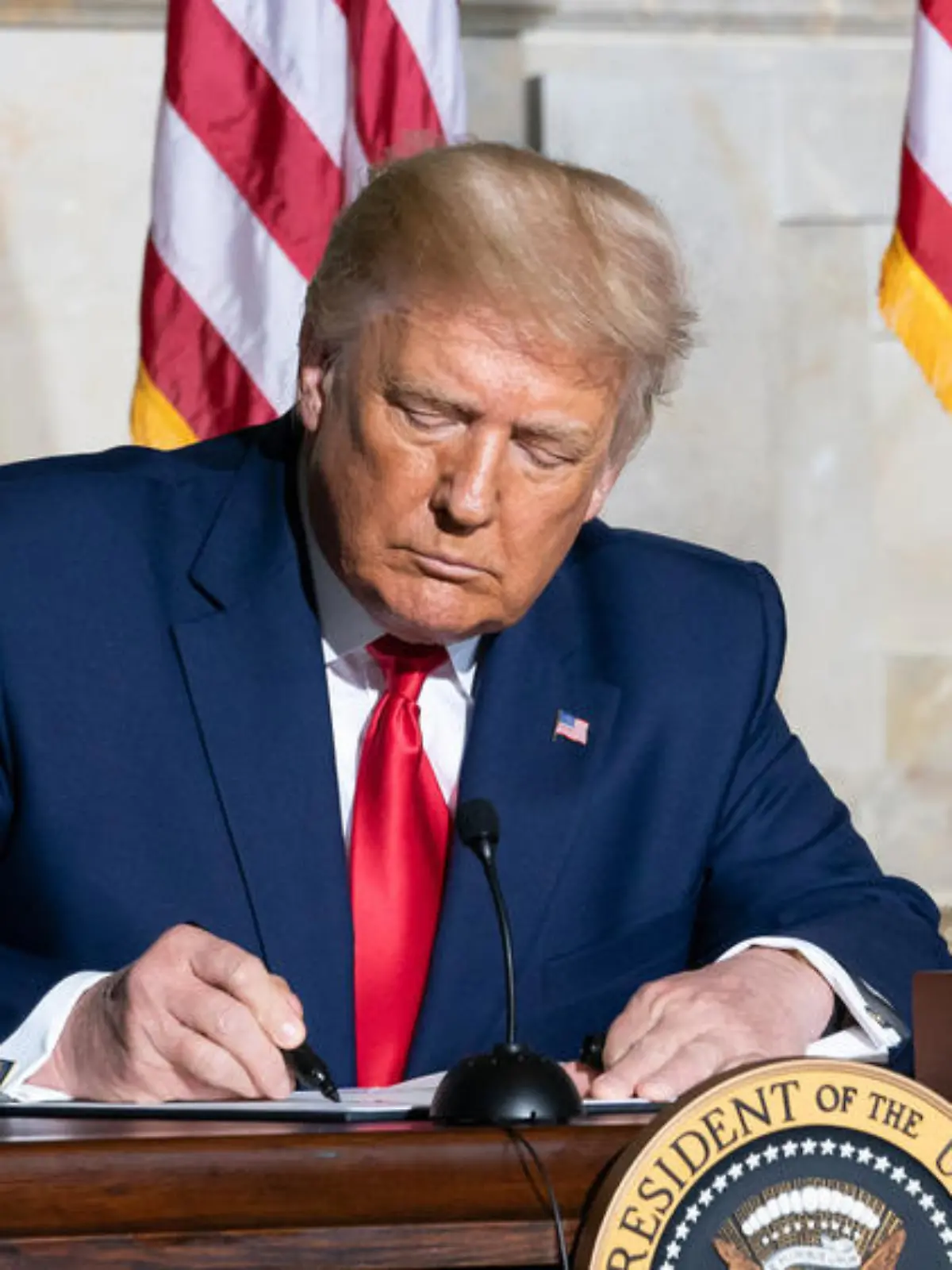 Donald Trump hinterließ eine Notiz für Joe Biden im Weißen Haus