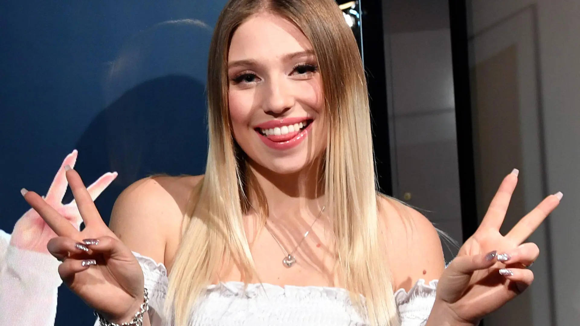 ARCHIV - 09.05.2017, Berlin: YouTuberin Bianca «Bibi» Claßen posiert im Madame Tussauds. Vor wenigen Tagen wurde der Webkanal-Star Mutter eines Kindes, Vater ist der Youtube-Influencer Julian Claßen. (zu dpa «Youtuberin Bibi: Kind ist da - «Bin die weltglücklichste Mama»» vom 09.10.2018) Foto: Jens Kalaene/dpa-Zentralbild/dpa +++ dpa-Bildfunk +++