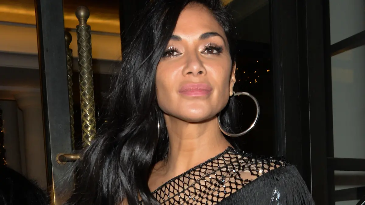 Nicole Scherzinger seen out and about in London

Pictured: Nicole Scherzinger
Ref: SPL5134708 101219 NON-EXCLUSIVE
Picture by: PALACE LEE / SplashNews.com

Splash News and Pictures
Los Angeles: 310-821-2666
New York: 212-619-2666
London: +44 (0)20 7644 7656
Berlin: +49 175 3764 166
photodesk@splashnews.com

World Rights, 
